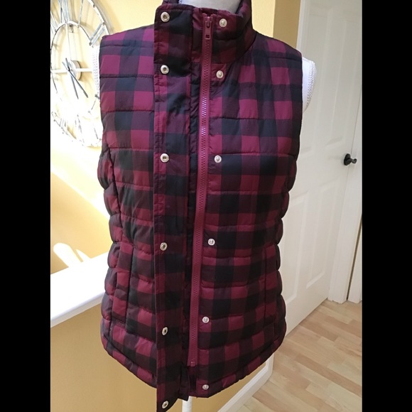 GAP Jackets & Blazers - Gap Women’s Buffalo Plaid Puffer Vest